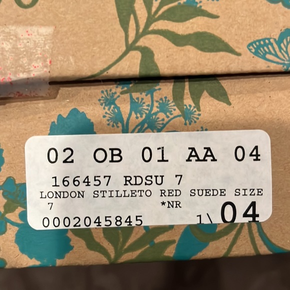 New in box size 7 red suede stiletto with a black heel - Picture 7 of 7